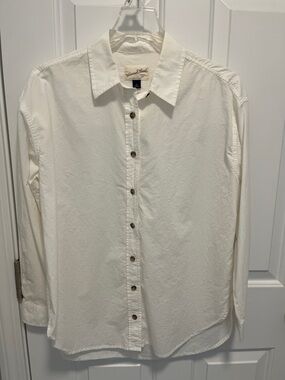 Universal Thread White Button-Down Shirt